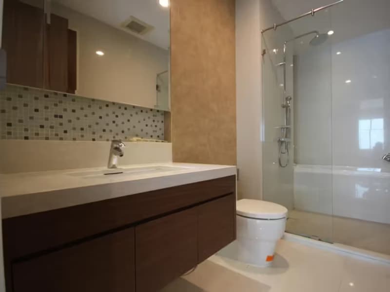 1 Bedroom Condo
