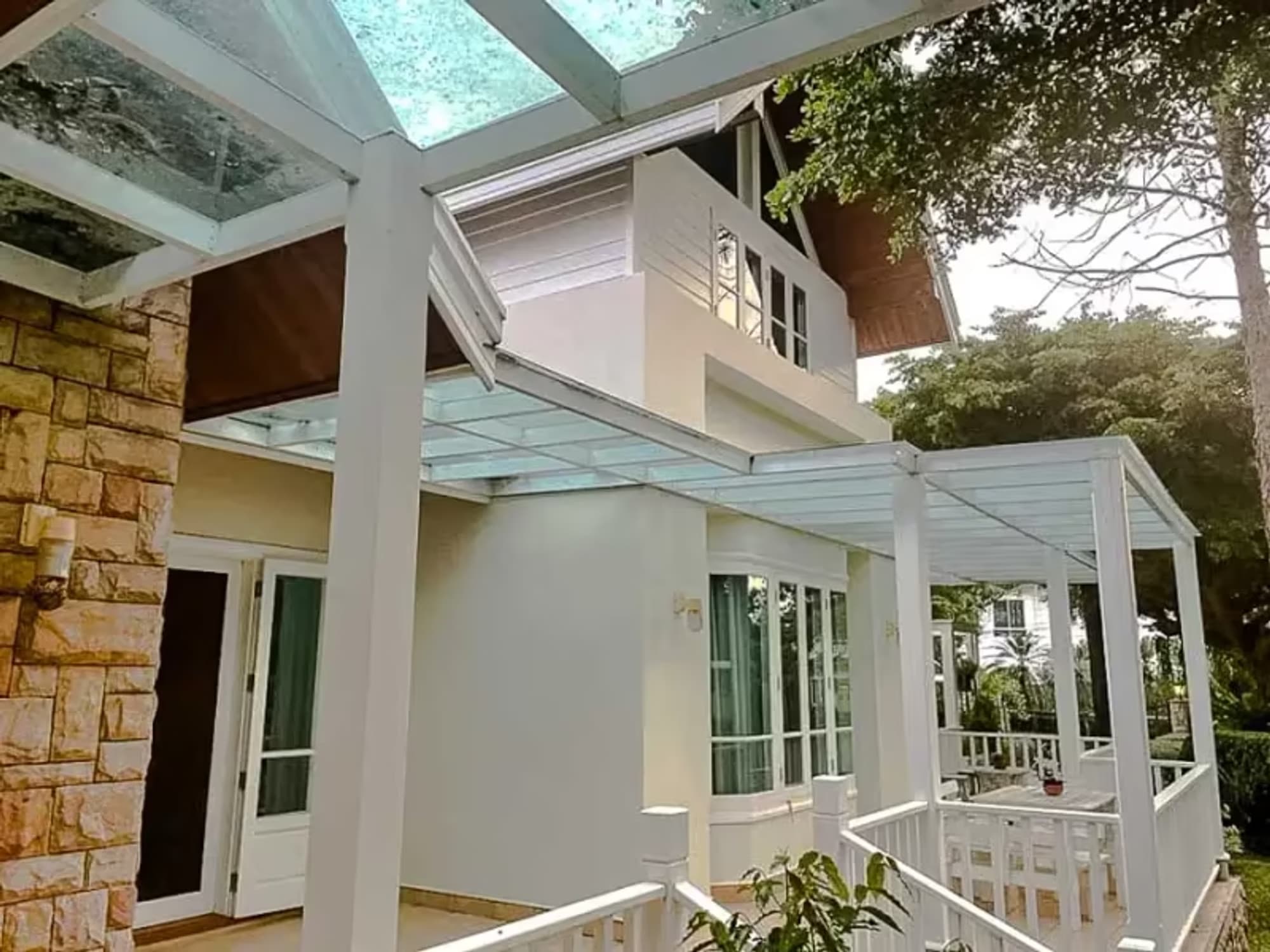 5 Bedroom House - Image 2