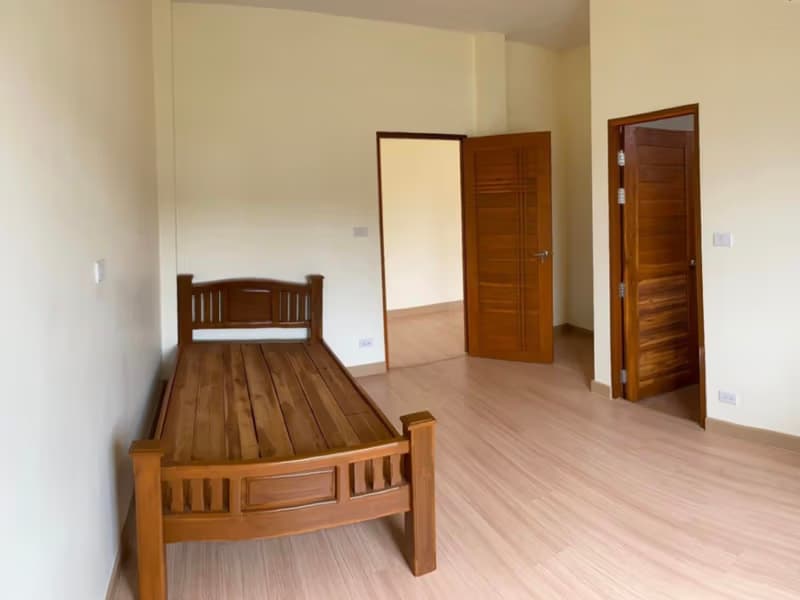 4 Bed House for Rent in Hang Dong District