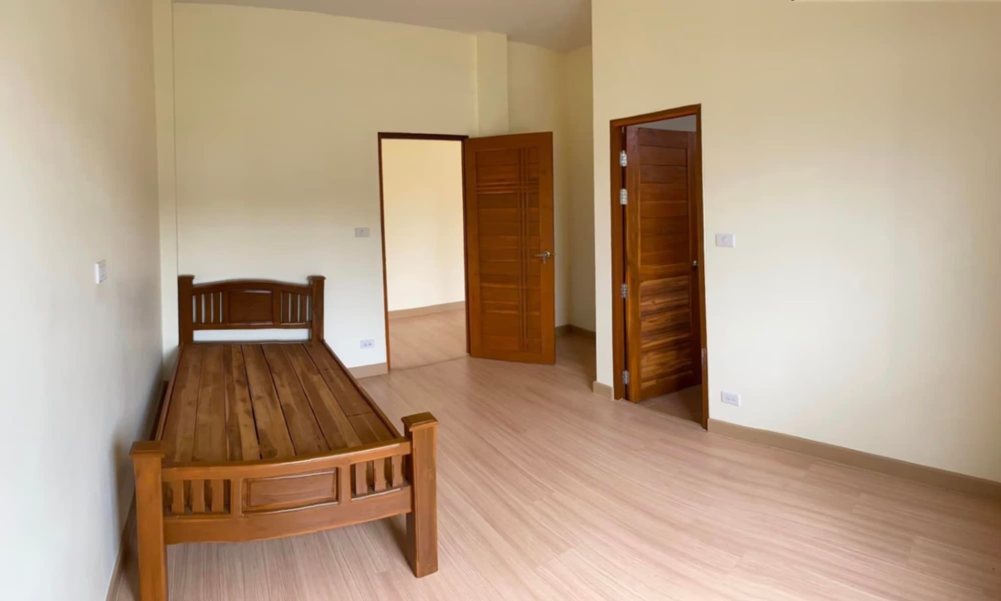 4 Bed House for Rent in Hang Dong District - Image 5