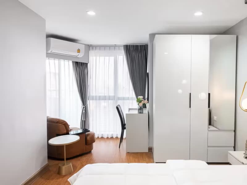 Condo for Rent, Sale at Waterford Diamond Tower
