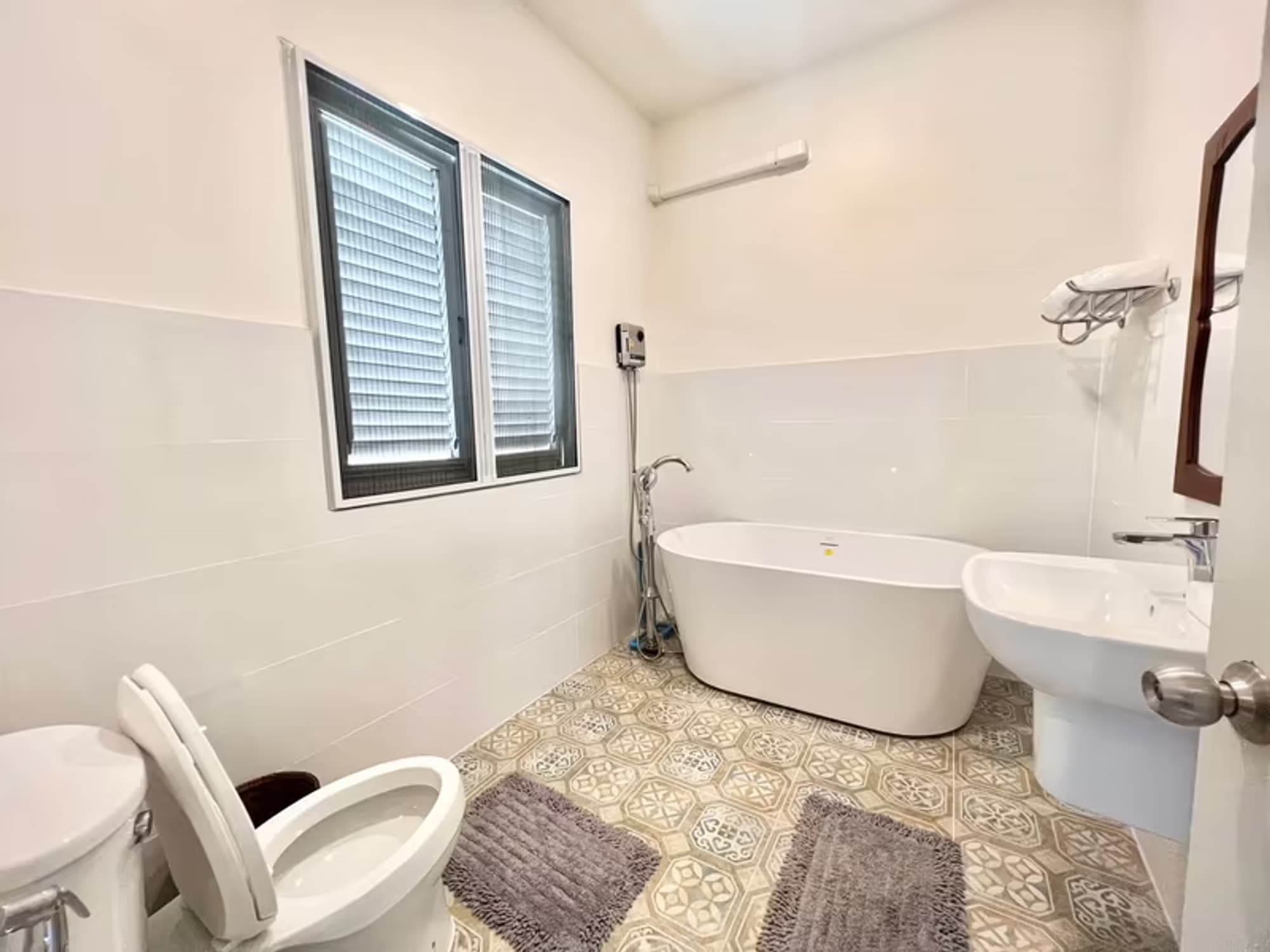 4 Bedroom House - Image 9