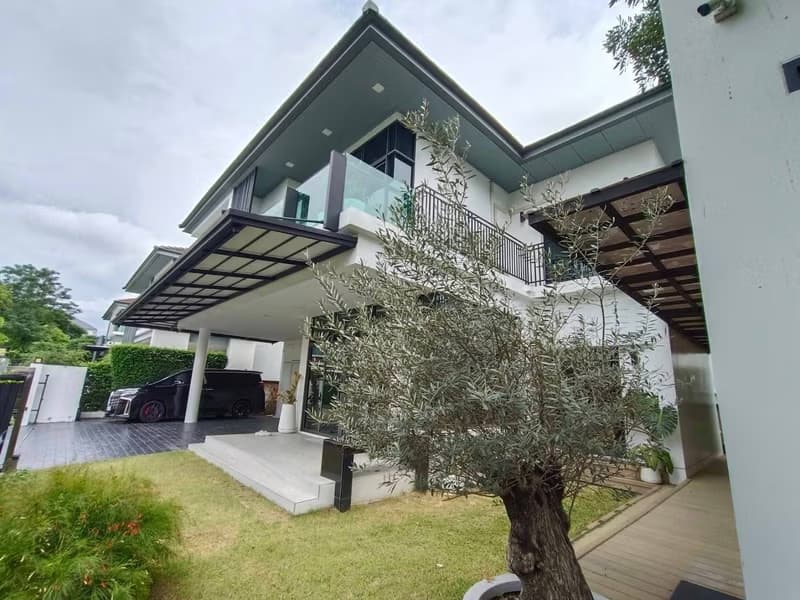 4 Bed House for Rent and Sale in Bang Kapi