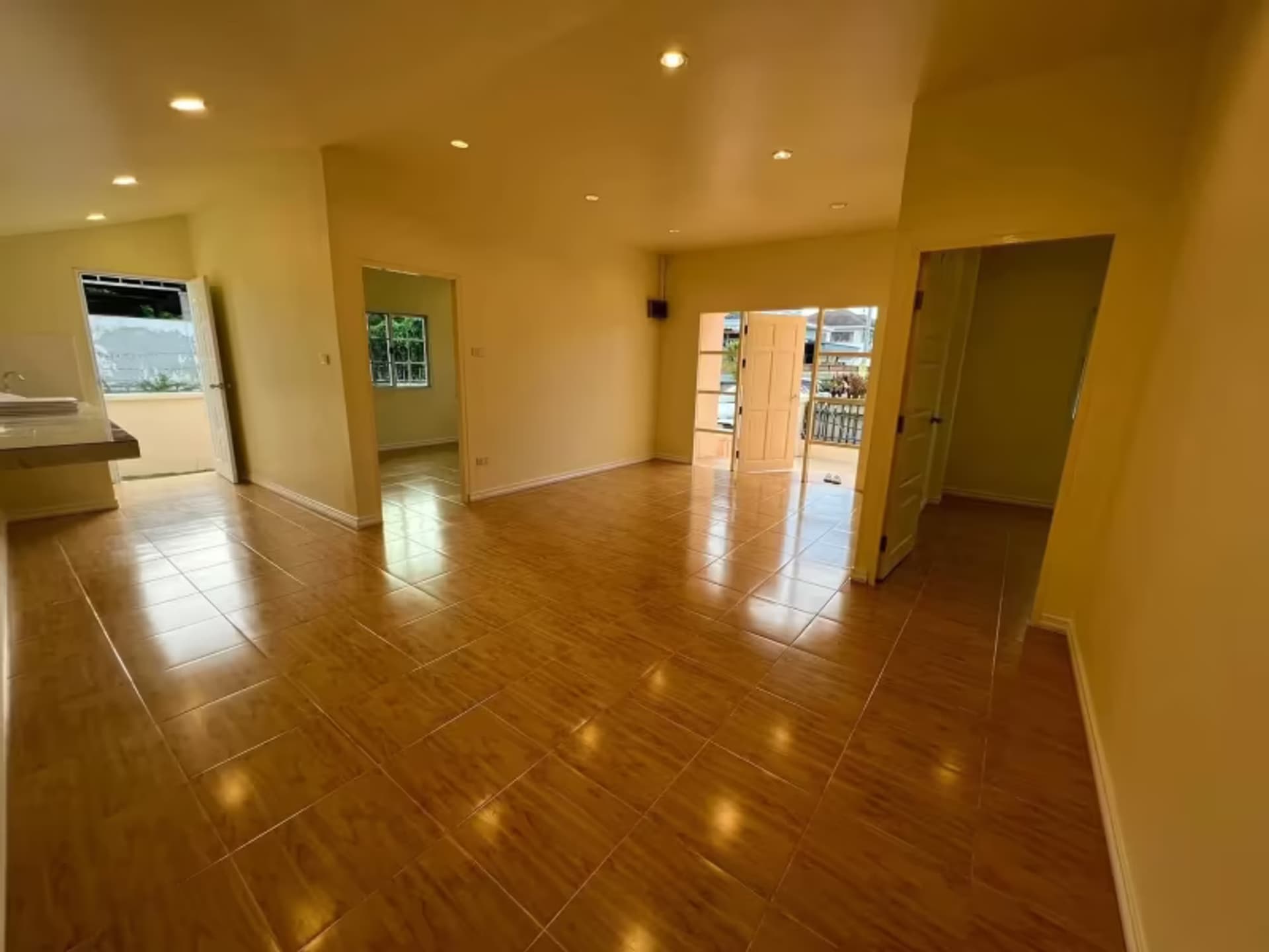 2 Bedroom House - Image 4