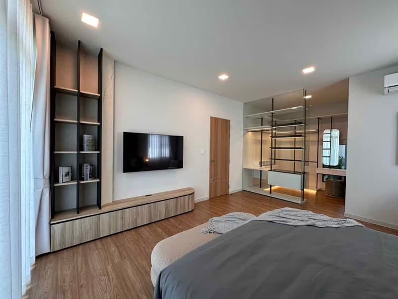 4 Bed House for Rent in อำเภอบางพลี