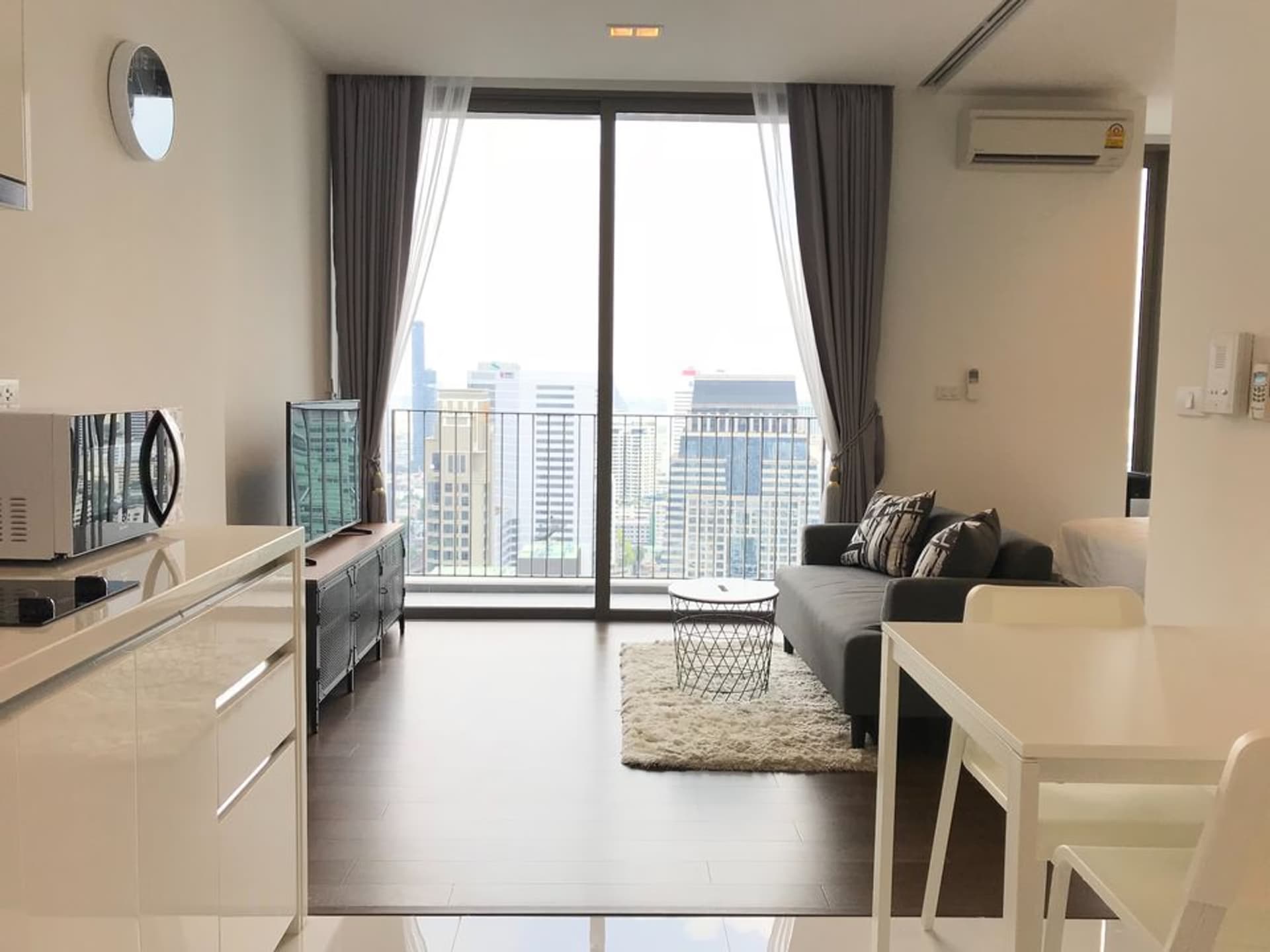 1 Bed Condo for Rent and Sale in Sathon - Image 1
