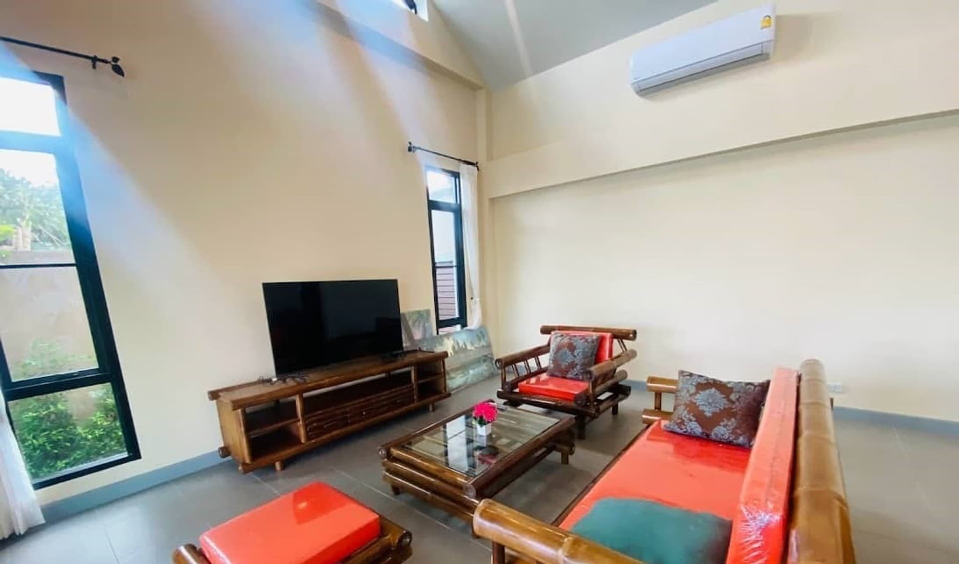 5 Bedroom House - Image 5