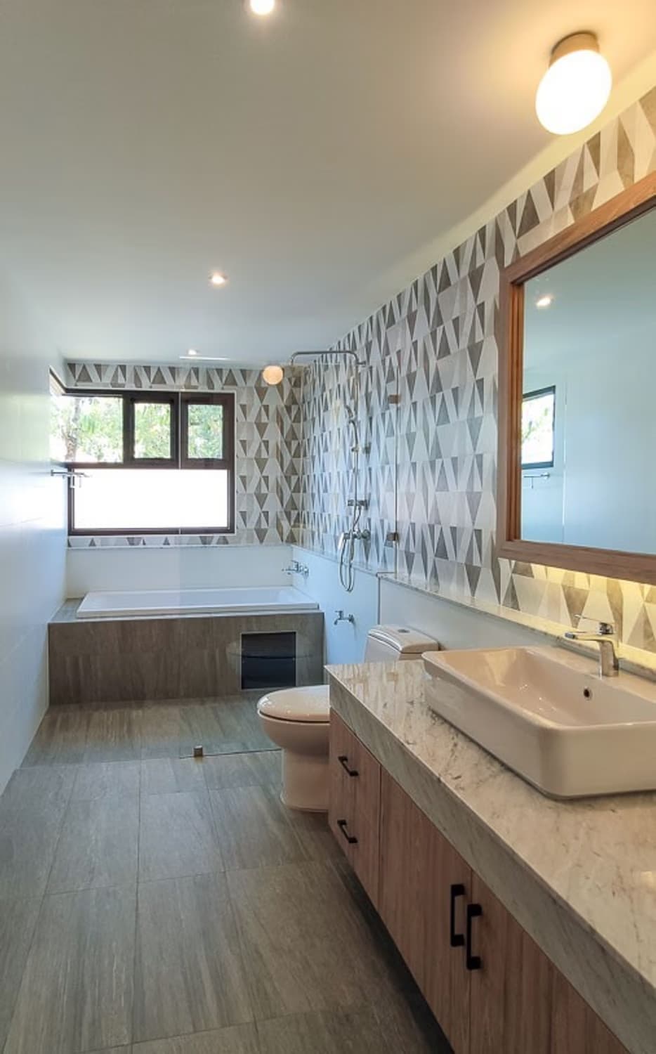 4 Bedroom House - Image 12