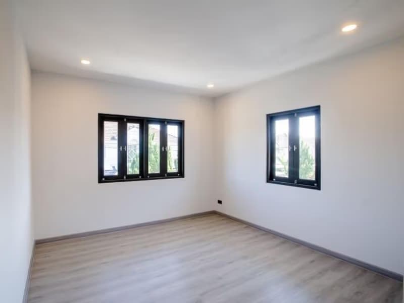 5 Bed House for Rent and Sale in San Kamphaeng