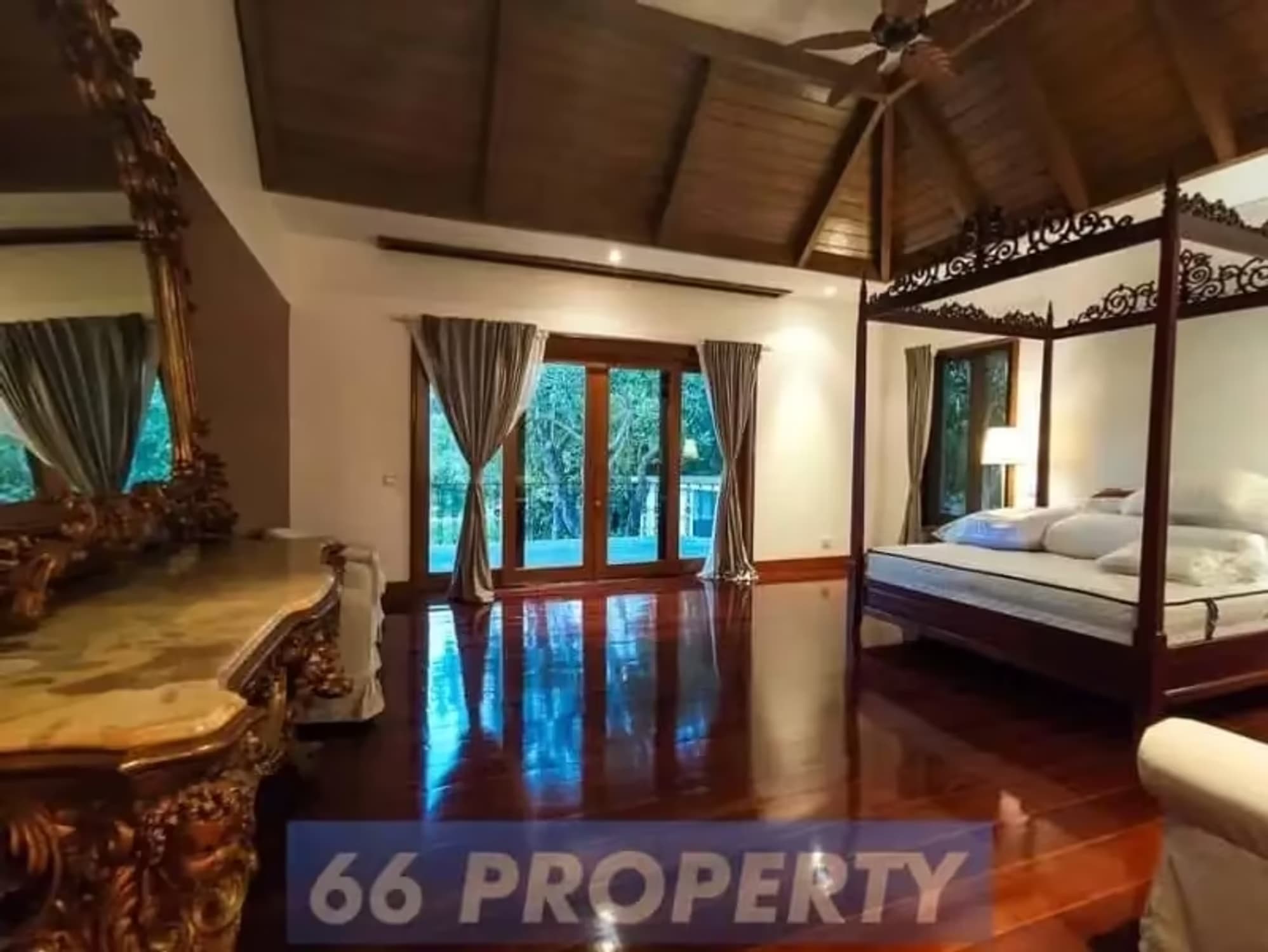 15 Bedroom House - Image 14