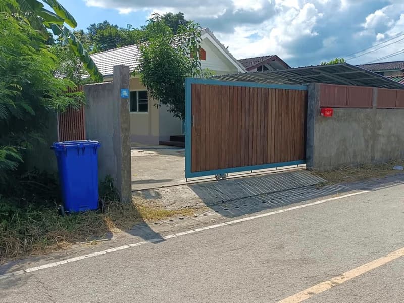 4 Bed House for Rent in Hang Dong District