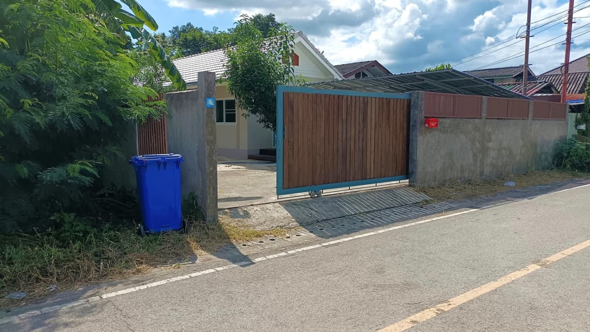4 Bed House for Rent in Hang Dong District - Image 1