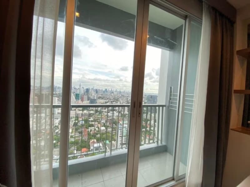 1 Bed Condo for Rent in Phaya Thai