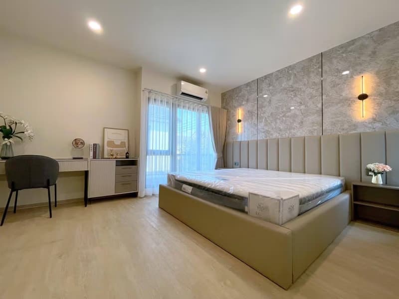 4 Bed House for Rent in Bang Phli