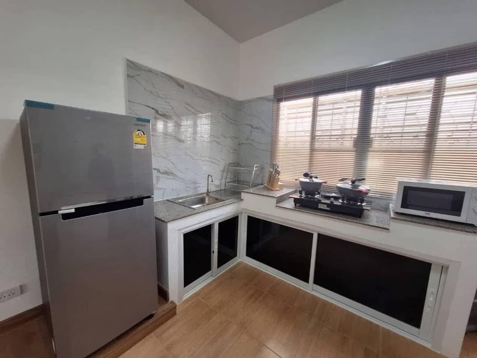 2 Bed House for Rent in Hang Dong District - Image 4