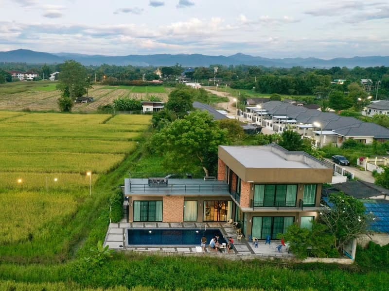 Pool Villa with A Beautiful 180-Degree View Over Rice Paddies