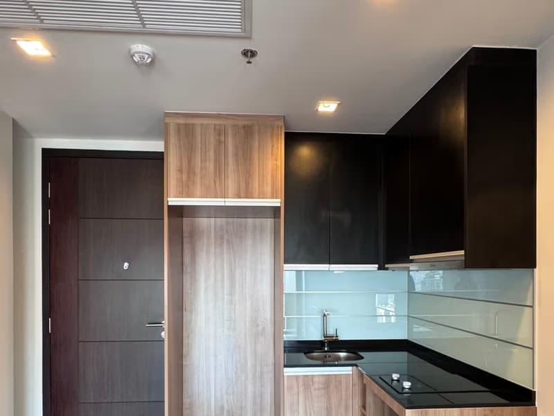 1 Bed Condo for Sale in Ratchathewi