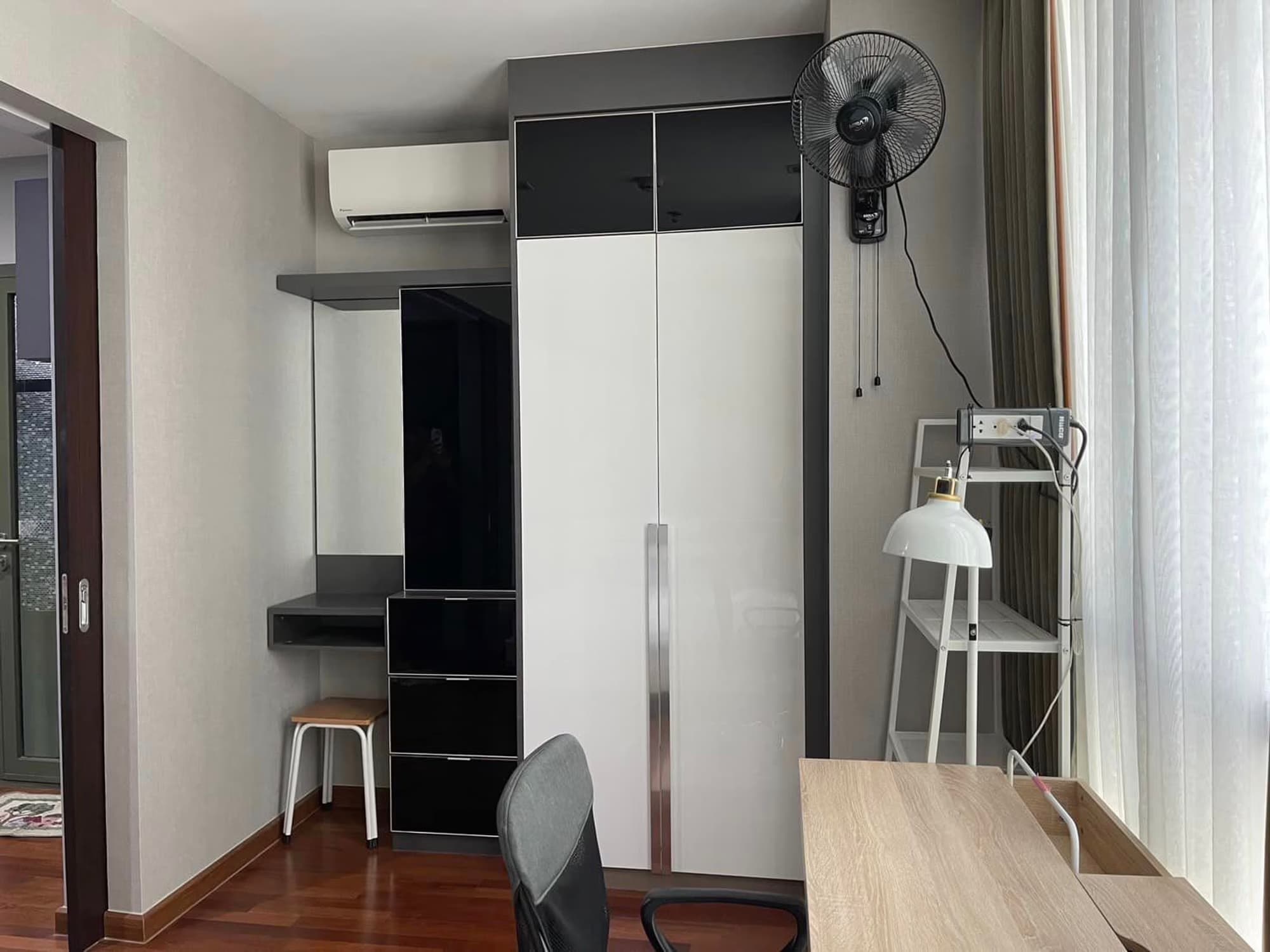 Condo for Rent at Noble State 39 - Image 6
