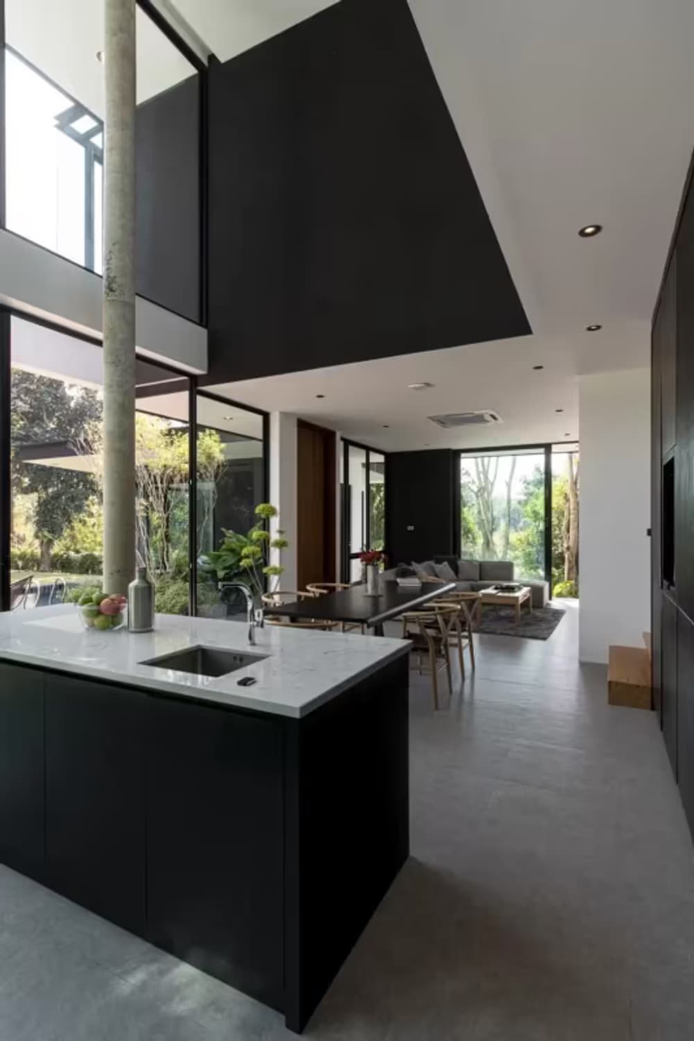 4 Bedroom House - Image 23