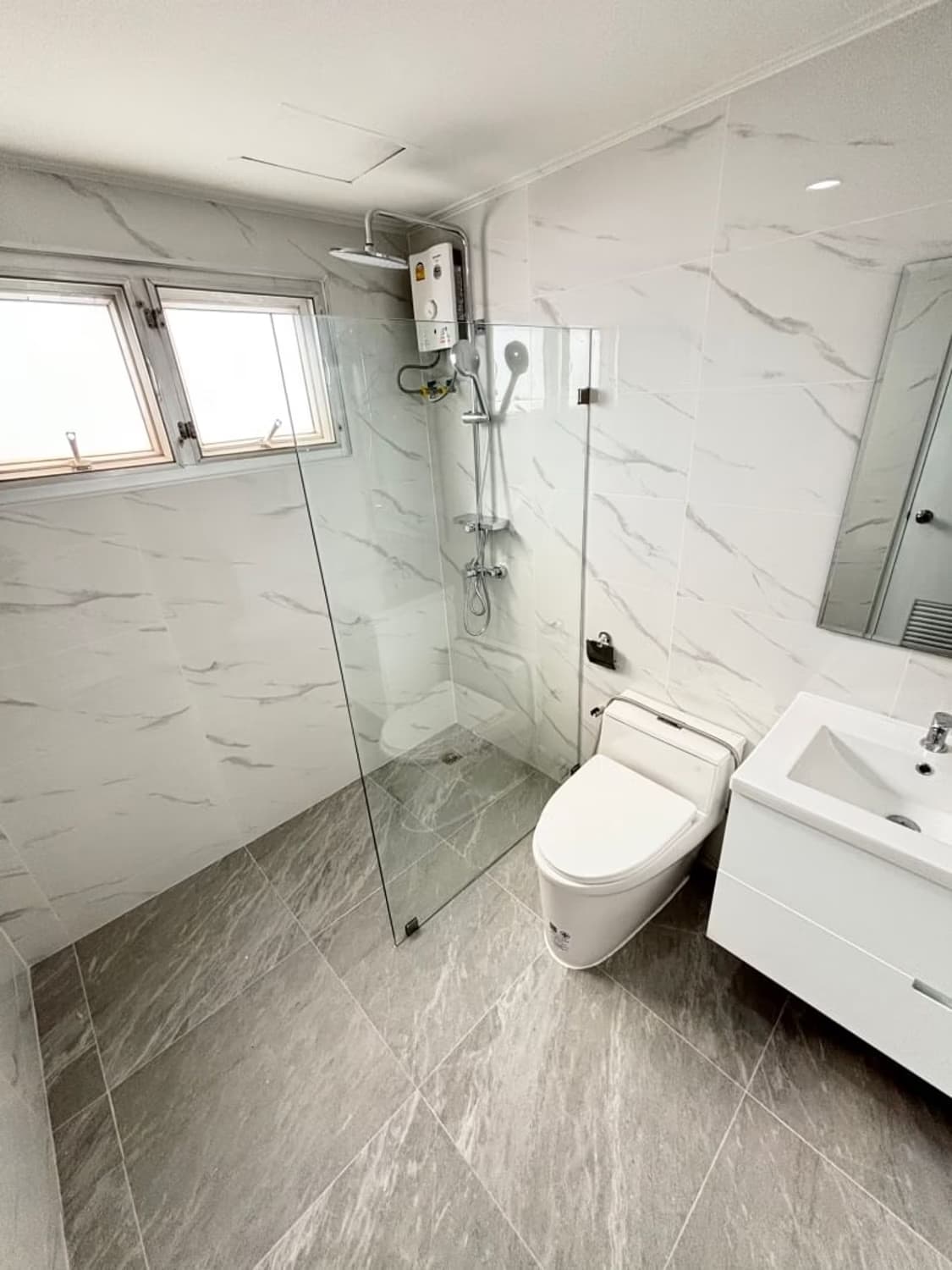 Condo for Rent at Waterford Park Rama 4 - Image 17