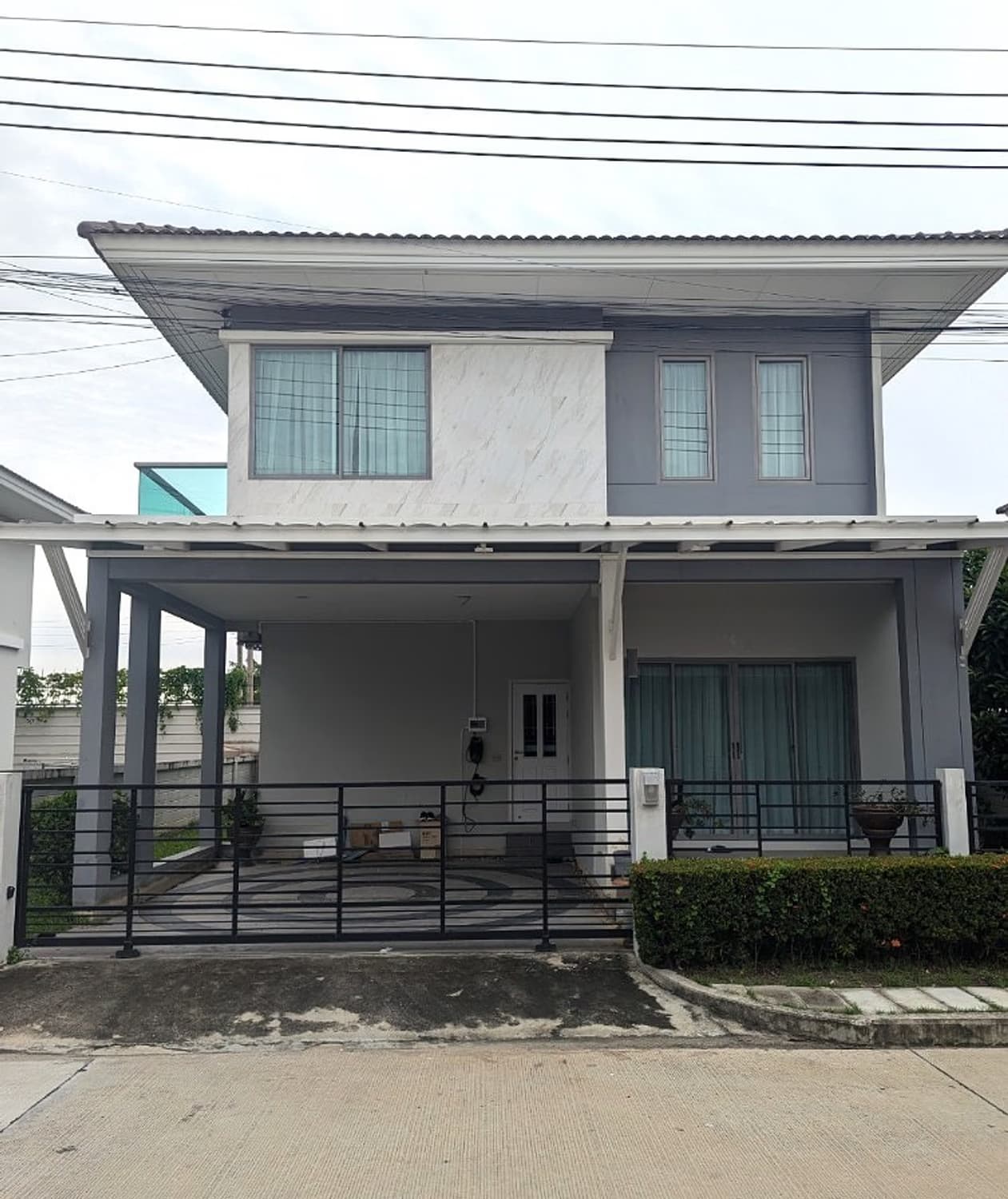 3 ห้องนอน บ้าน สำหรับ ขาย ใน Lat Krabang - Image 1