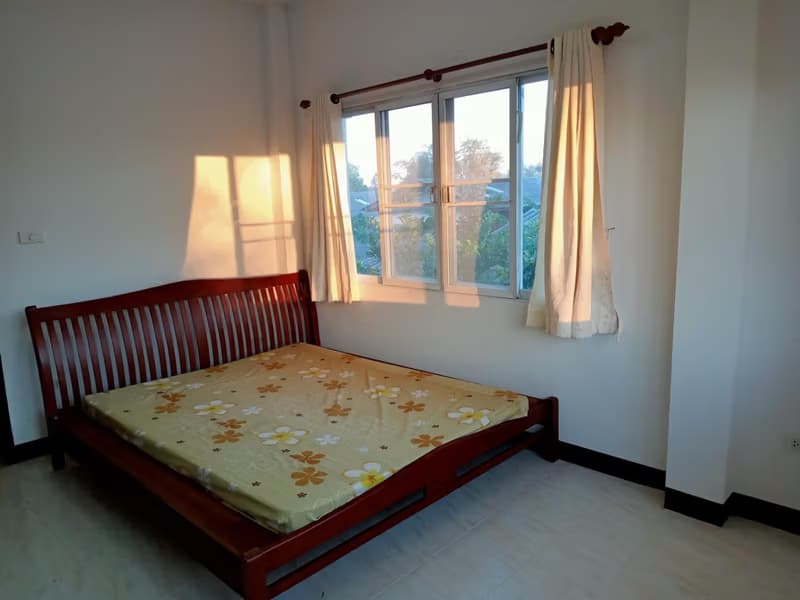 4 Bed House for Rent in Saraphi District