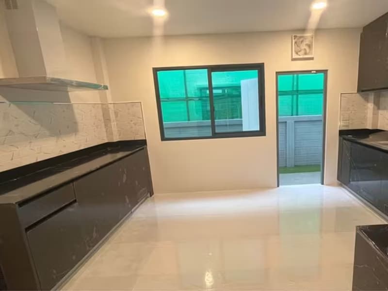 House for Sale in Bang Phli.