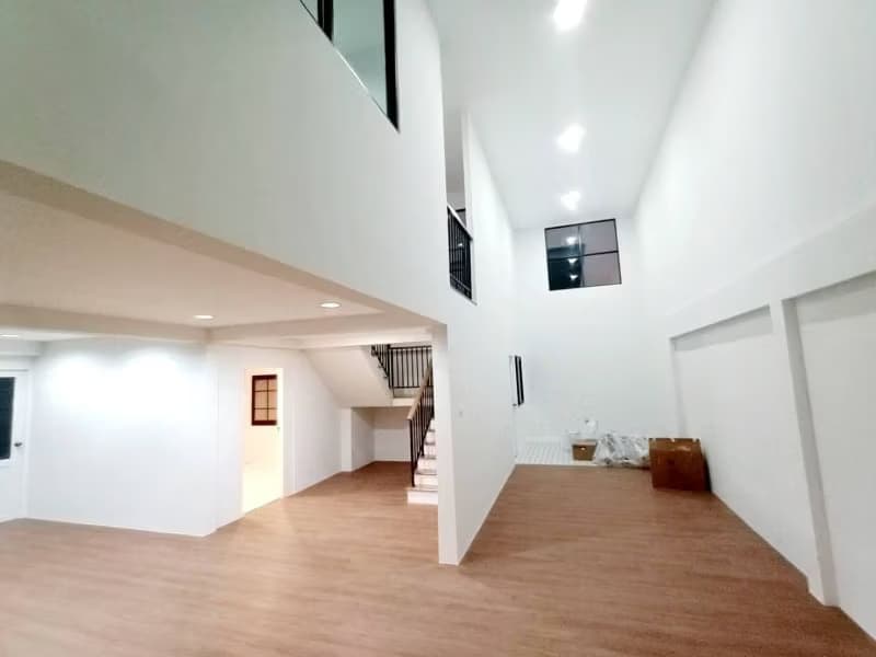 3 Bed House for Sale in Phra Khanong