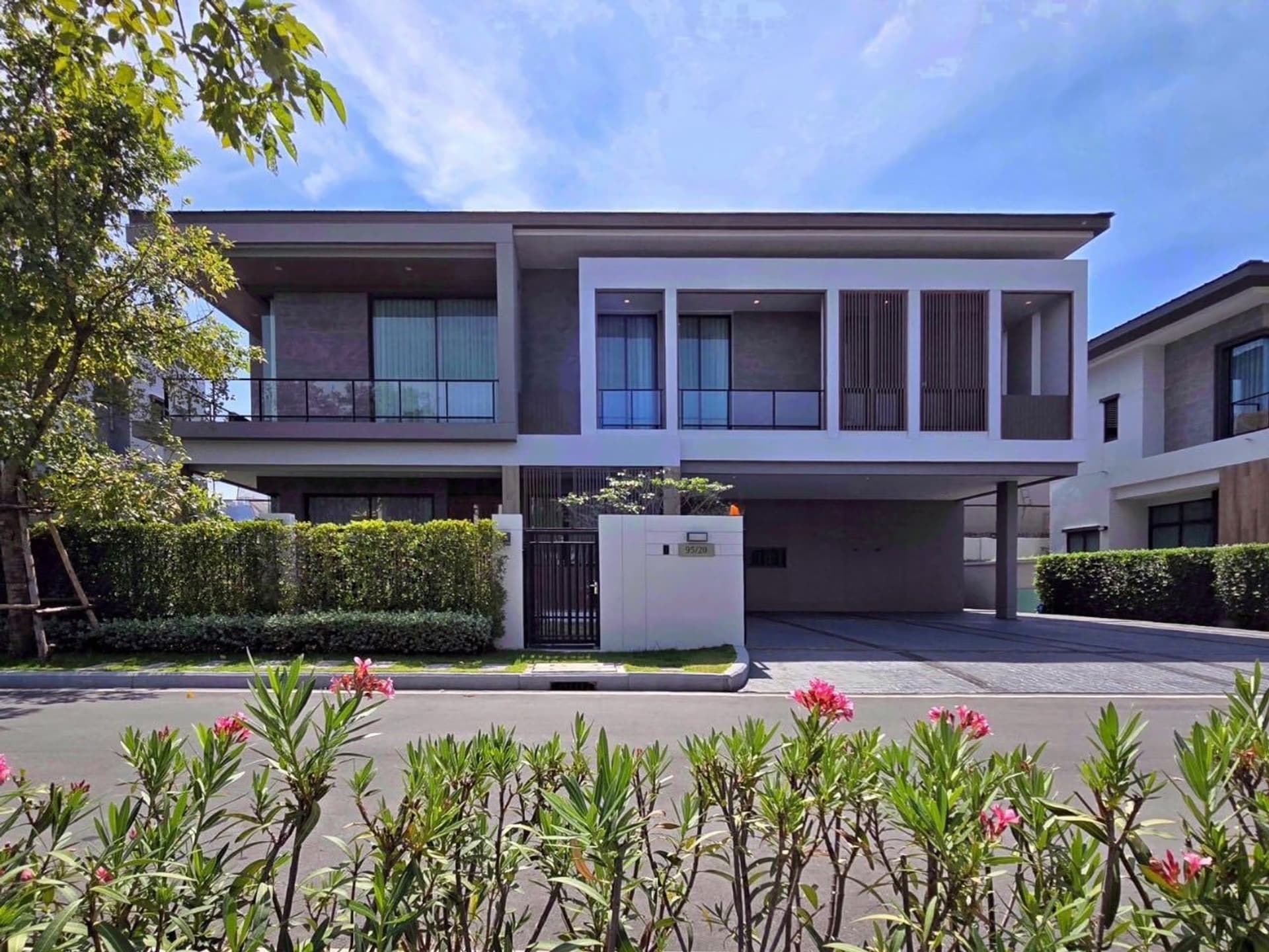 4 Bed House for Sale in Bang Phli - Image 1
