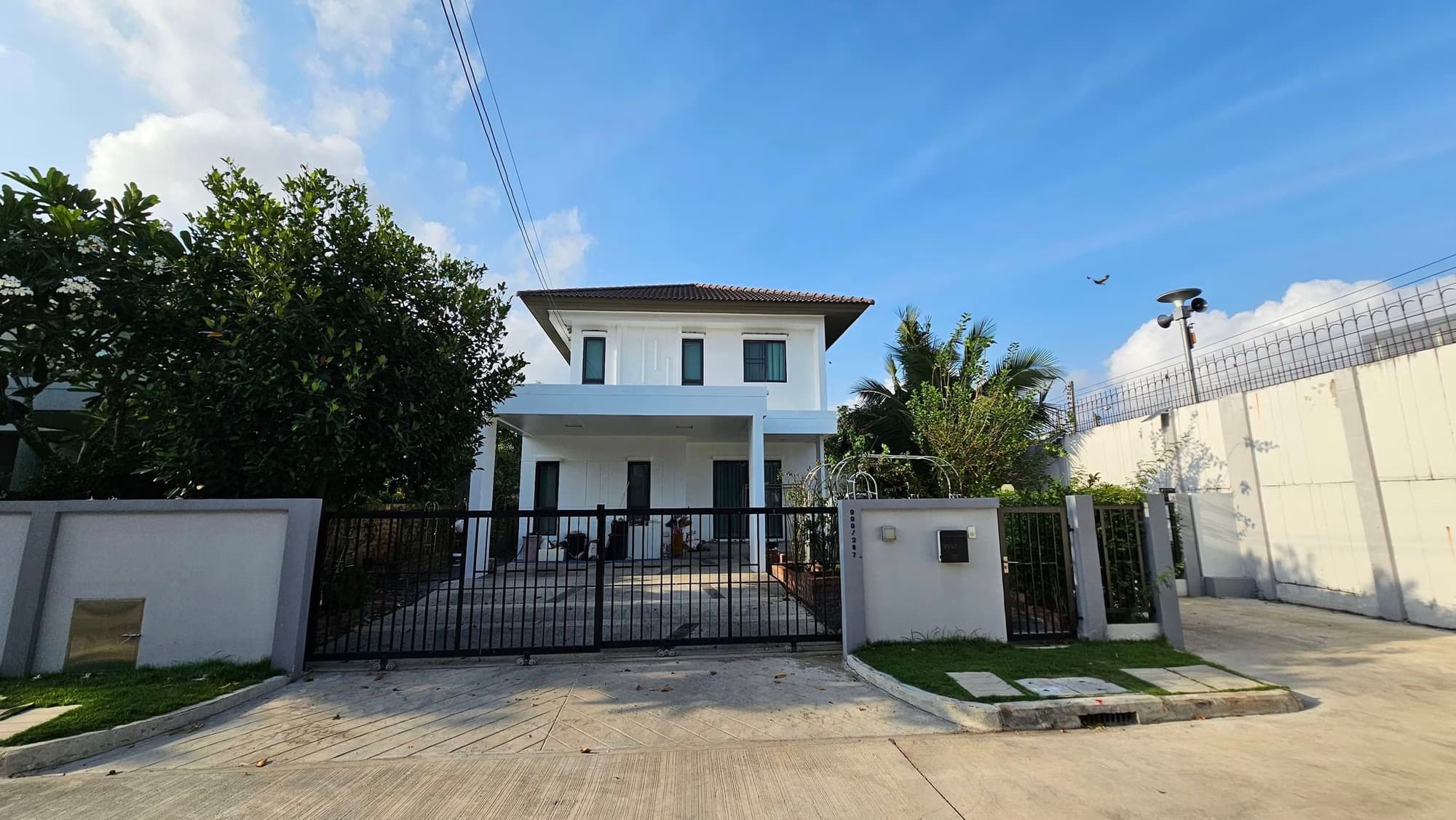 House for Sale at Bang Phli  Samut Prakan  - Image 1