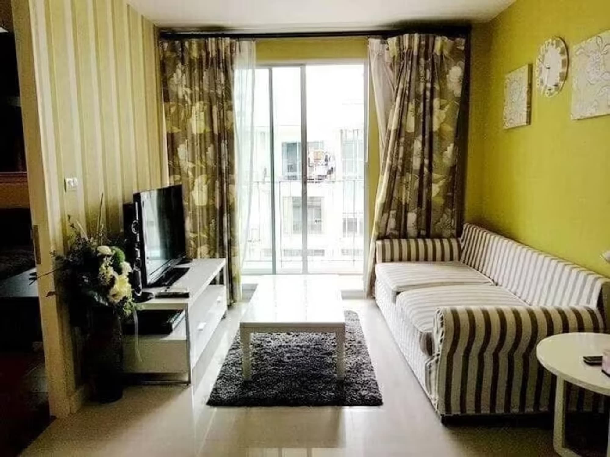 1 Bedroom Condo - Image 2