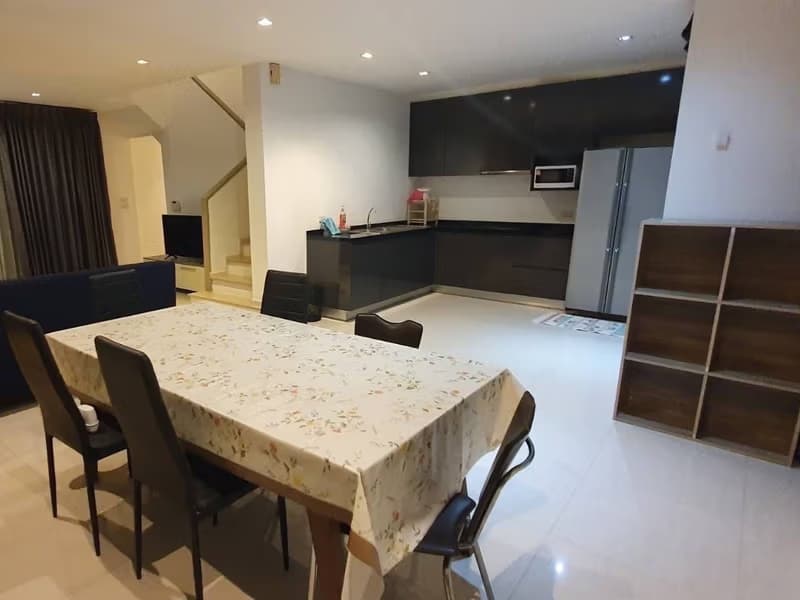 4 Bed House for Rent in Prawet