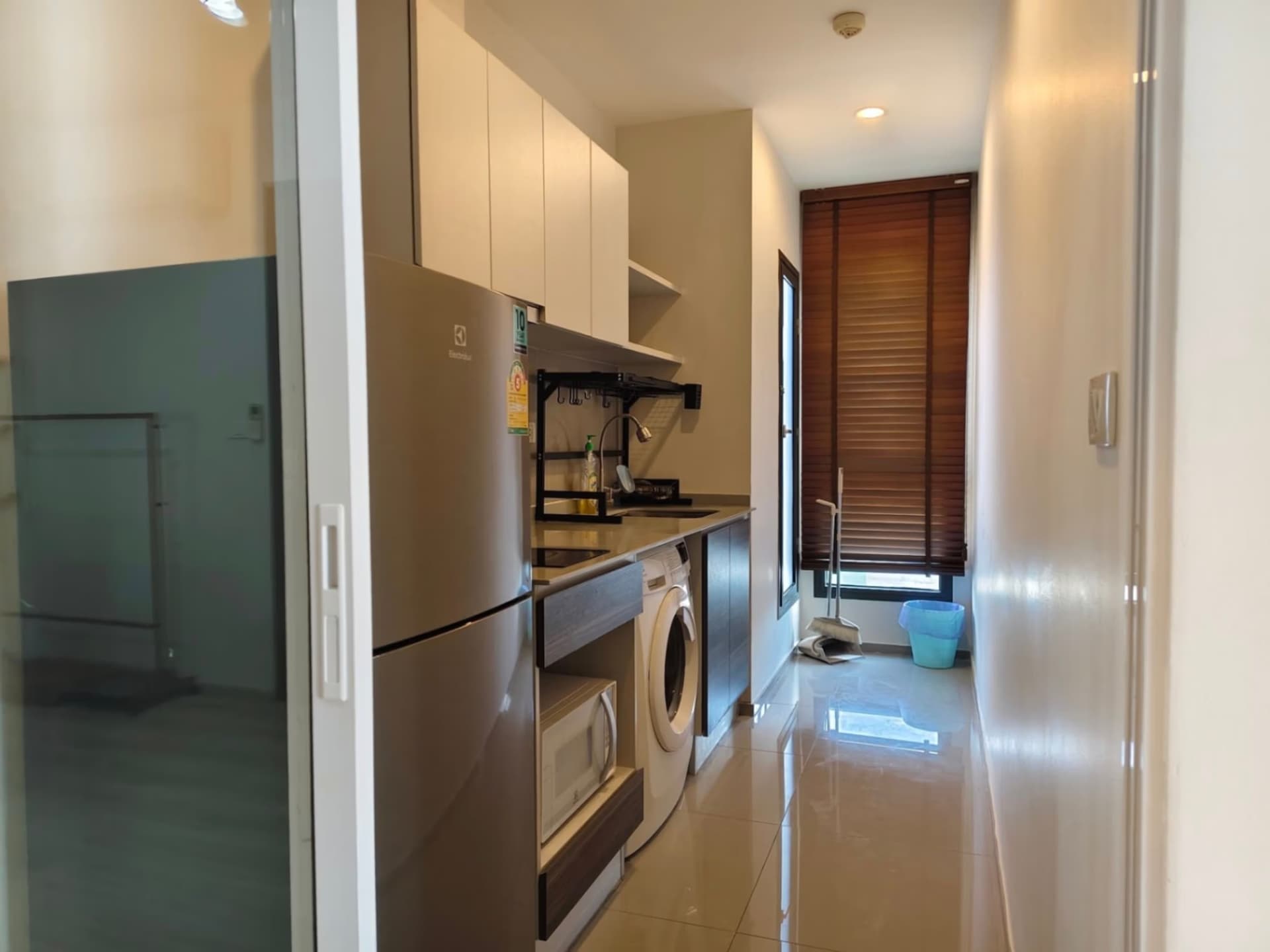 2 Bed Condo for Rent in Huai Khwang - Image 6