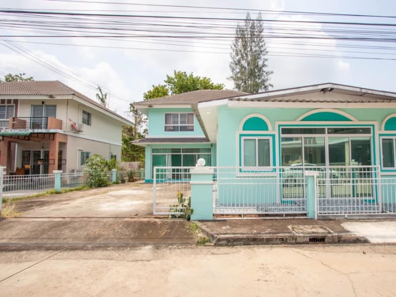 4 Bed House for Rent in San Kamphaeng District