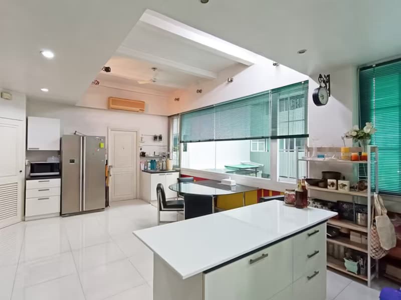Premier Condominium