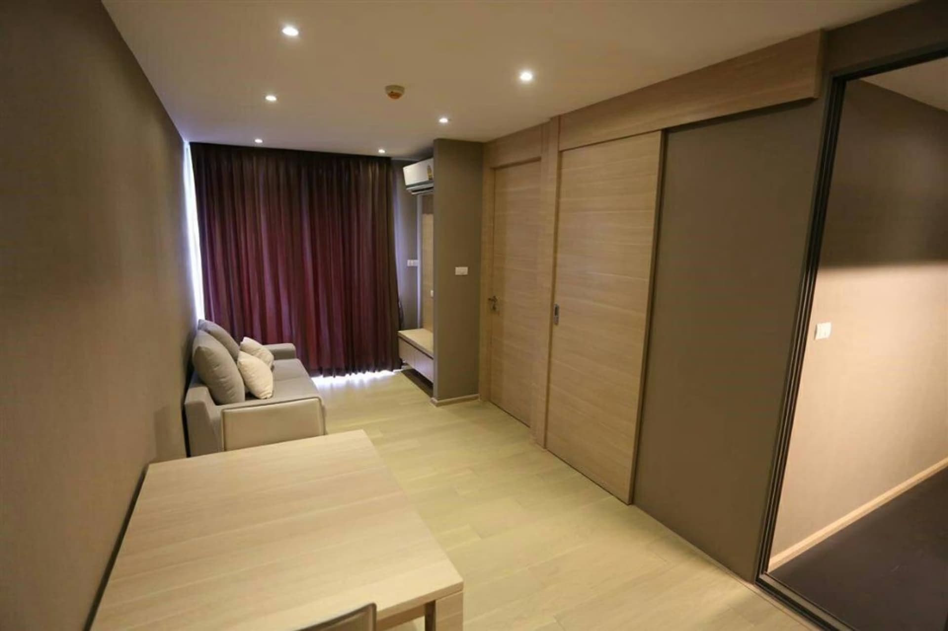 1 ห้องนอน คอนโด สำหรับ จำหน่าย ใน Bang Rak - Image 2