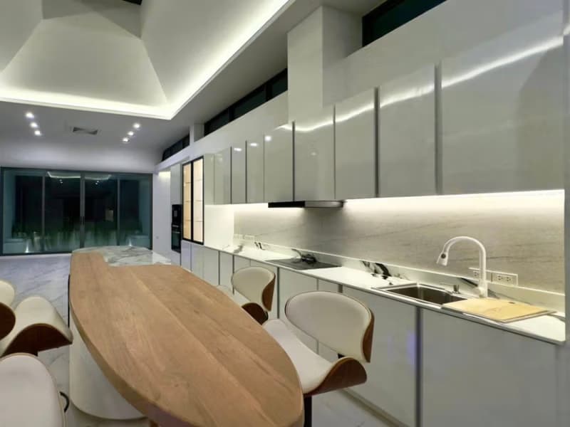 6 Bed House for Sale in Mae Rim District