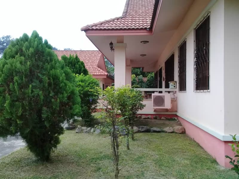  A big house near the city for sale