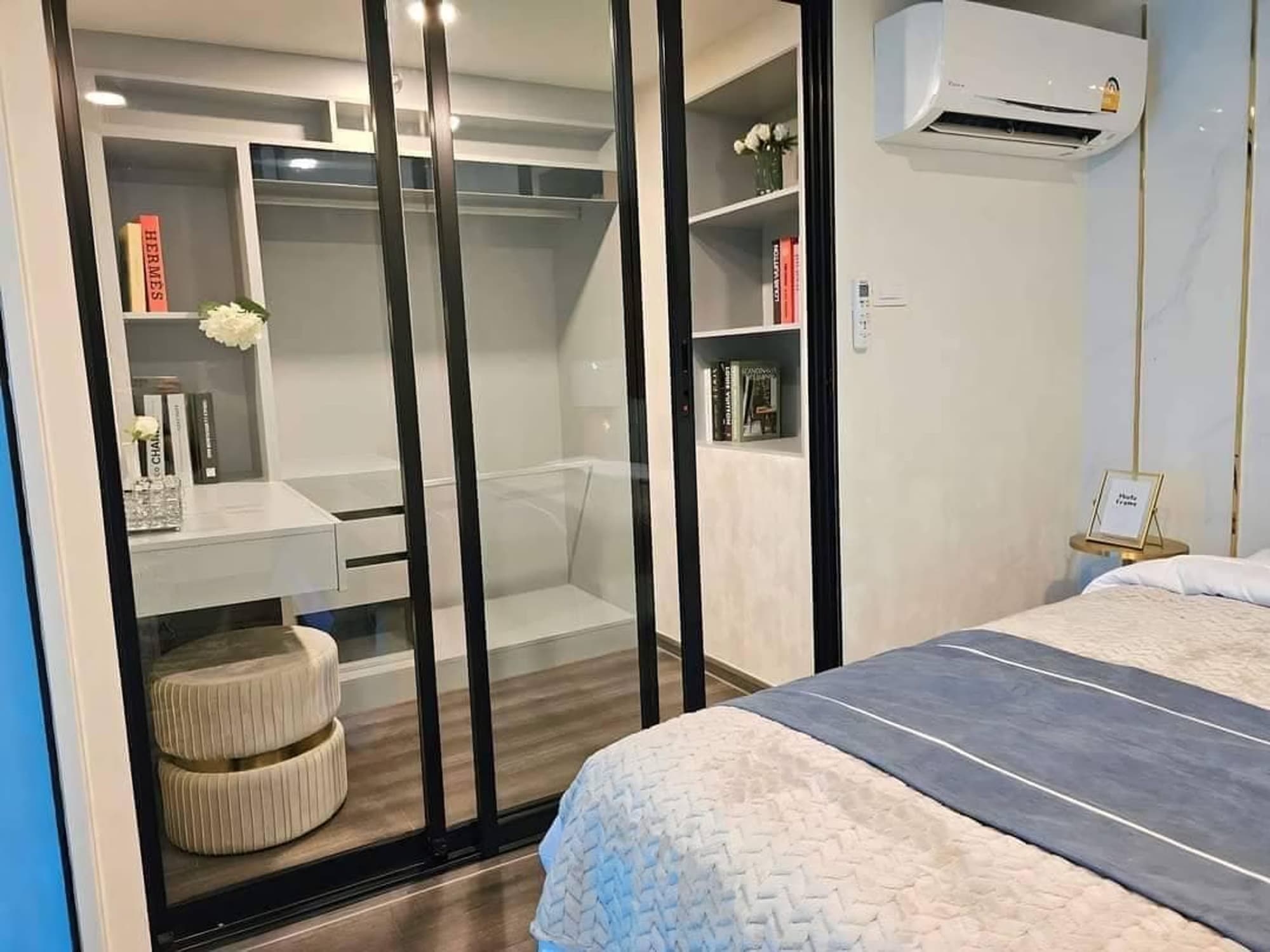 1 ห้องนอน Condo สำหรับ จำหน่าย ใกล้ Phra Ram 9 MRT - Image 6