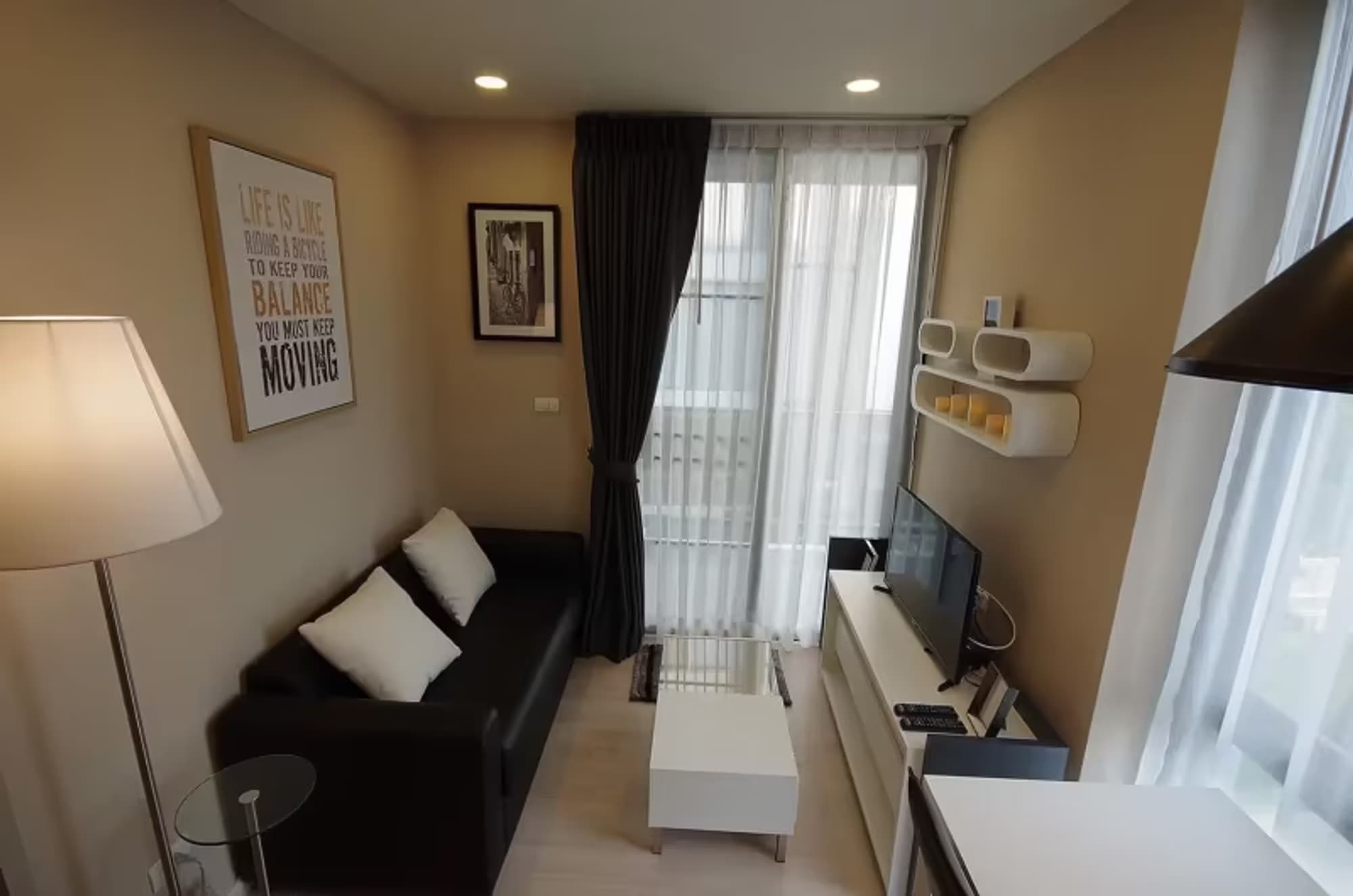 Condo for Sale/Rent at Palm Springs Royal - Image 2