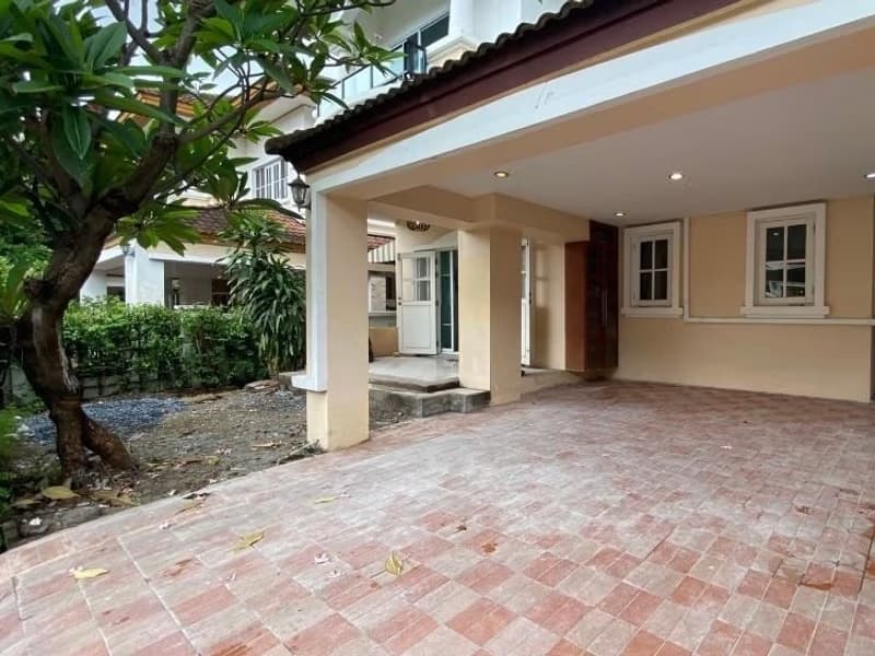 4 Bed House for Sale in Suan Luang
