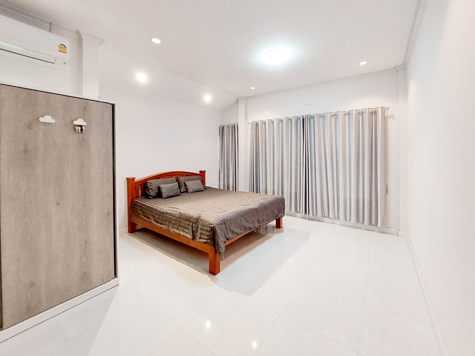 3 Bed House for Rent in Hang Dong - Image 6
