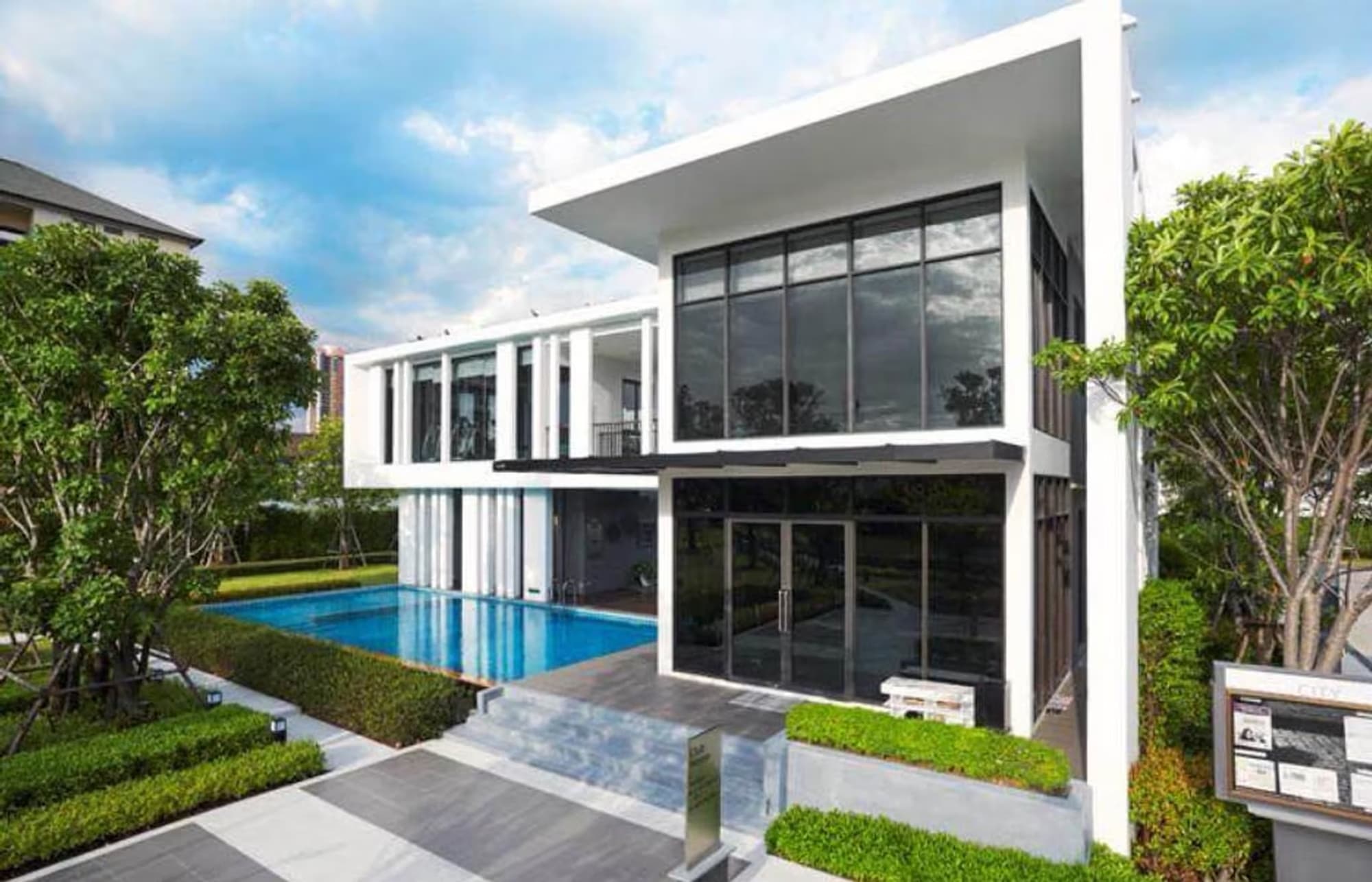 House for Rent, Sale at The City Sukhumvit - Bangna - Image 1