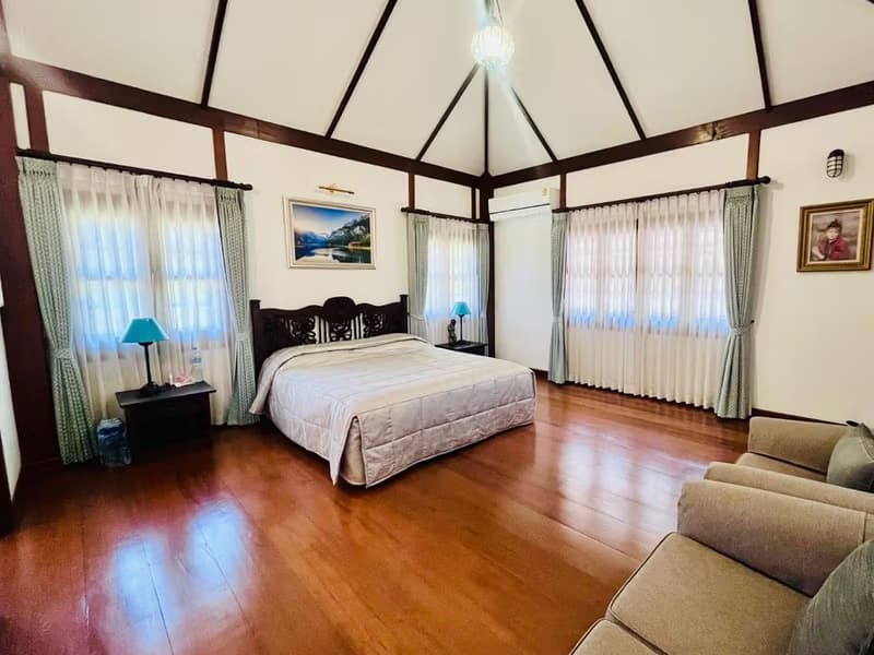 Swiss Style house for rent - 3 bedrooms, 4 bathrooms, surrounded by nature and stunning views