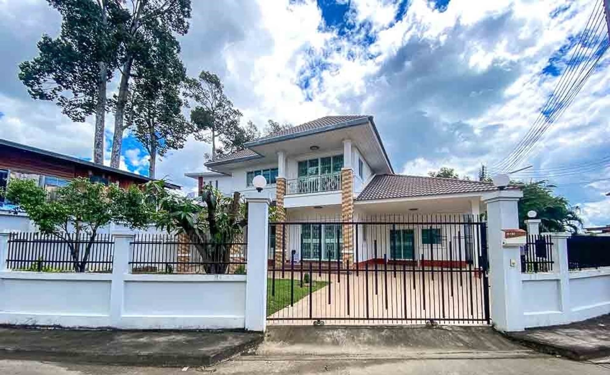 4 Bedroom House - Image 1