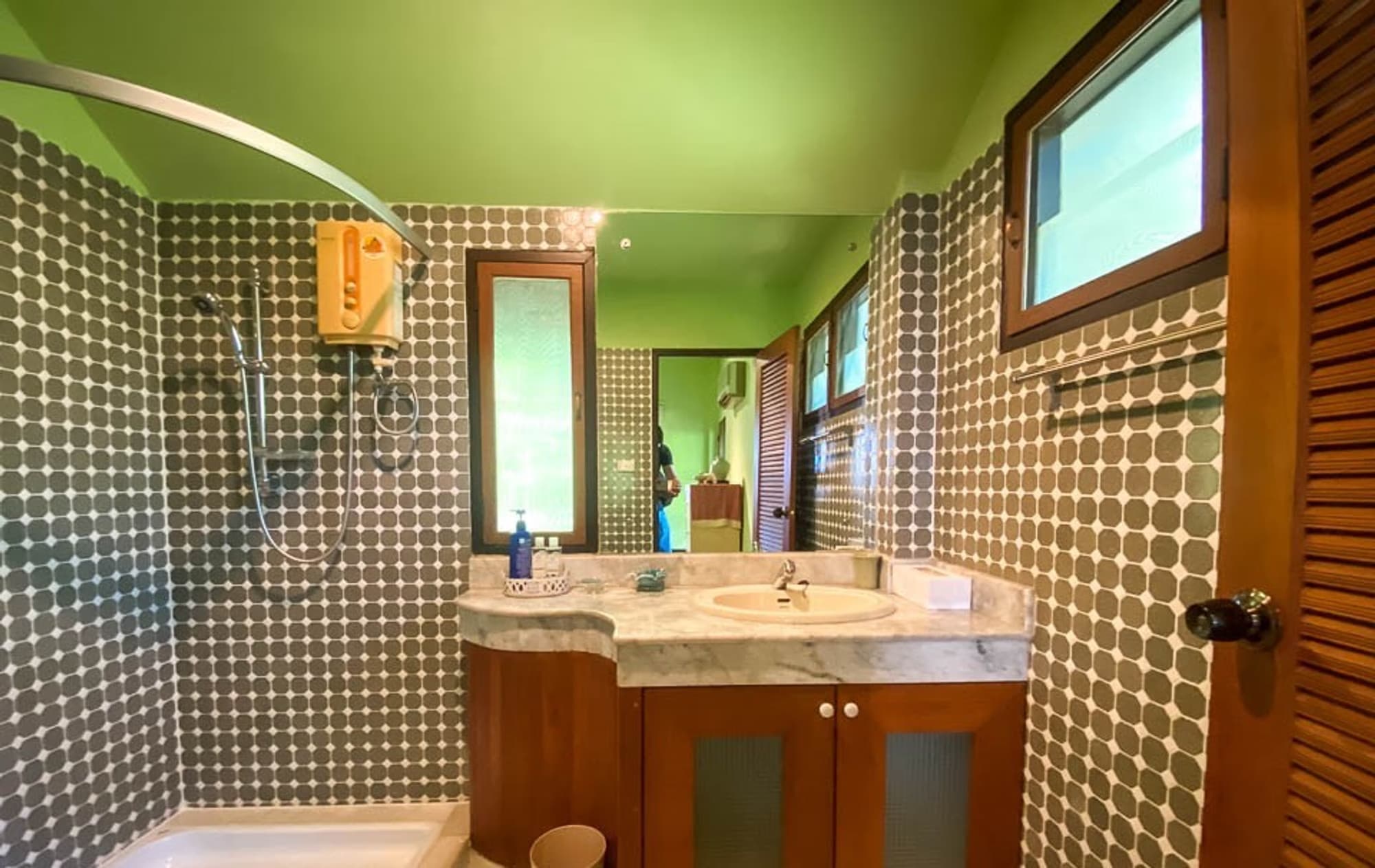 4 Bedroom House - Image 21