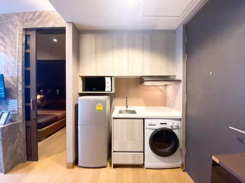 Condo for Rent at The Lumpini 24