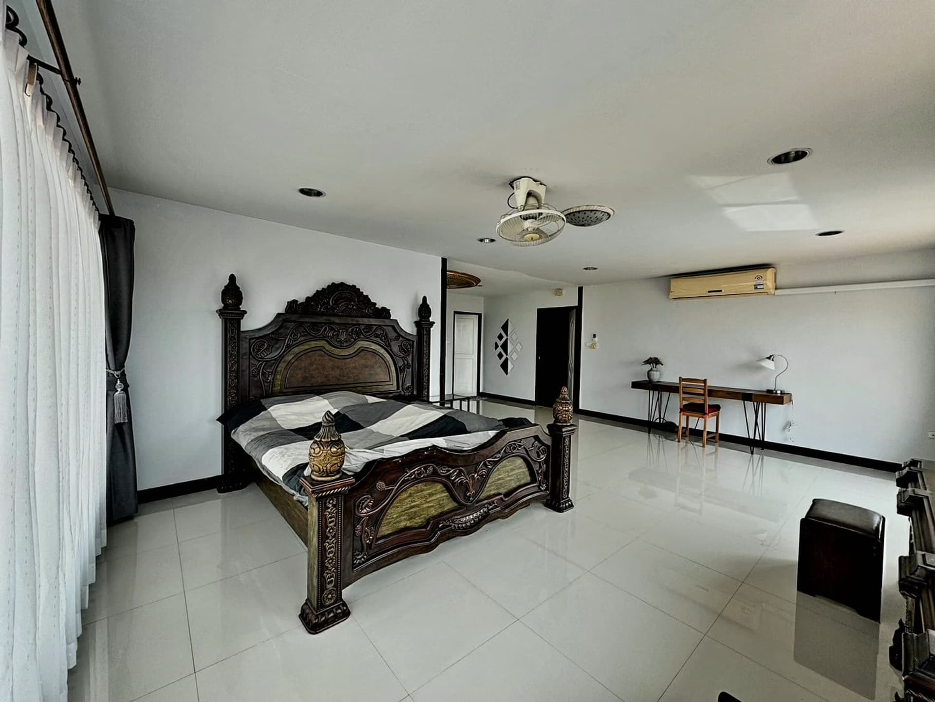 Condo for Rent at Por.Charoen Mansion - Image 6