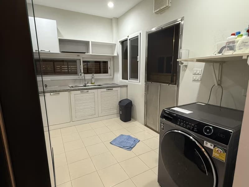 3 Bed House for Rent in Bang Na