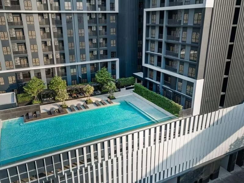 Condo for Rent at Metris Rama9 - Ramkhamheang
